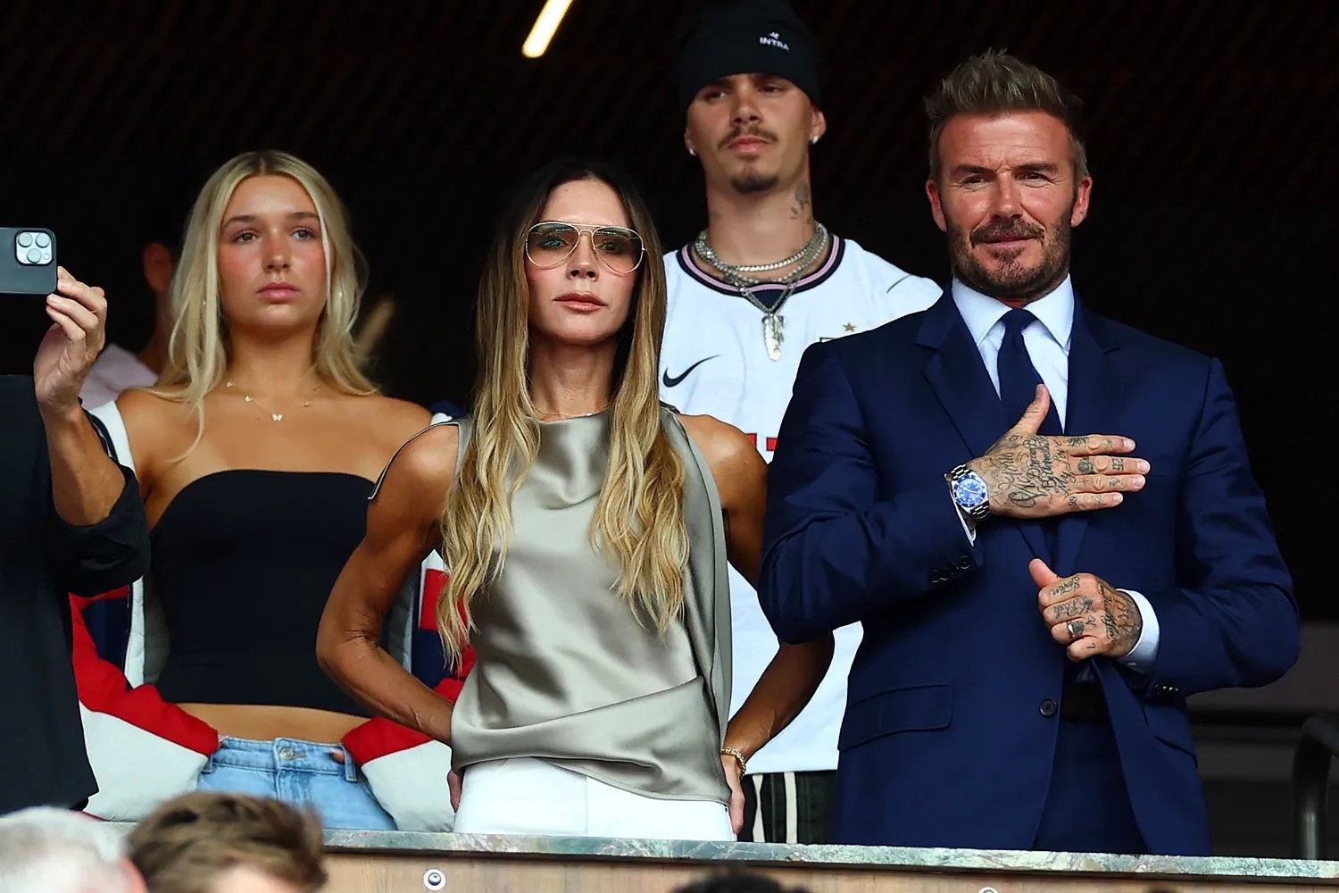 Brooklyn Beckham não comparece a aniversário da irmã e reforça rumores de crise familiar