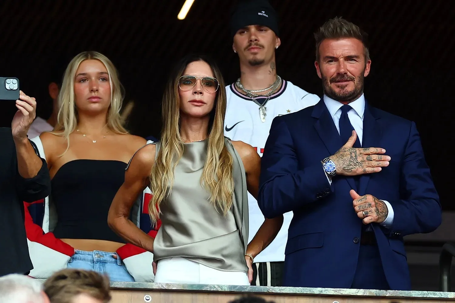 Brooklyn Beckham não comparece a aniversário da irmã e reforça rumores de crise familiar