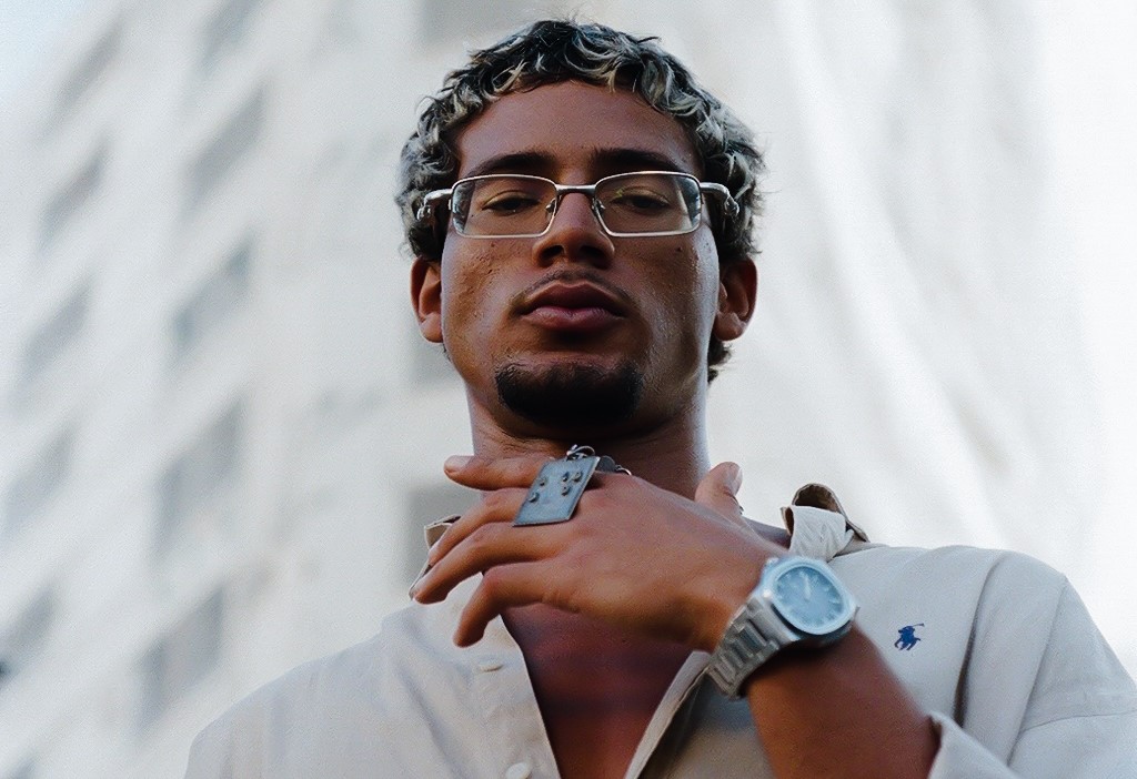 Caio Ocean lança EP "Nova Nação" e mistura rap, drum n’ bass e MPB.