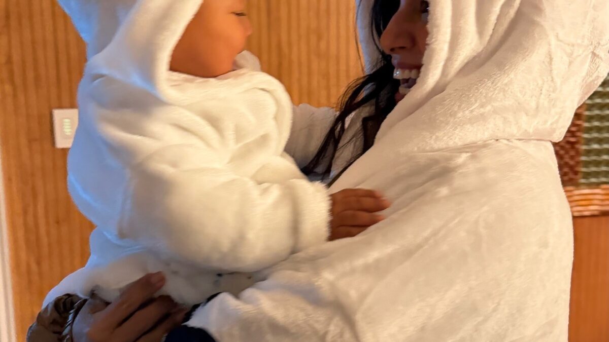 Carol Peixinho e filho Bento arrasam em looks de frio e encantam a web