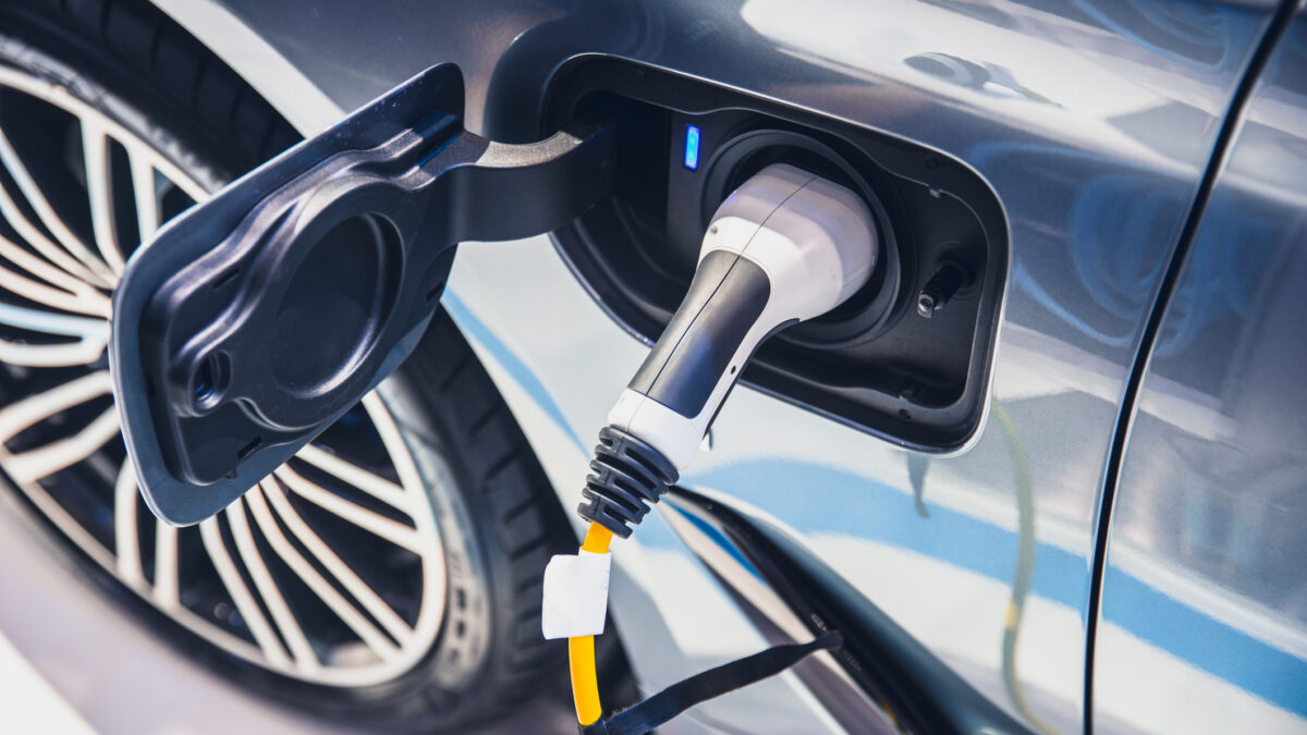 Carros elétricos mantêm até 95% da autonomia após cinco anos de uso