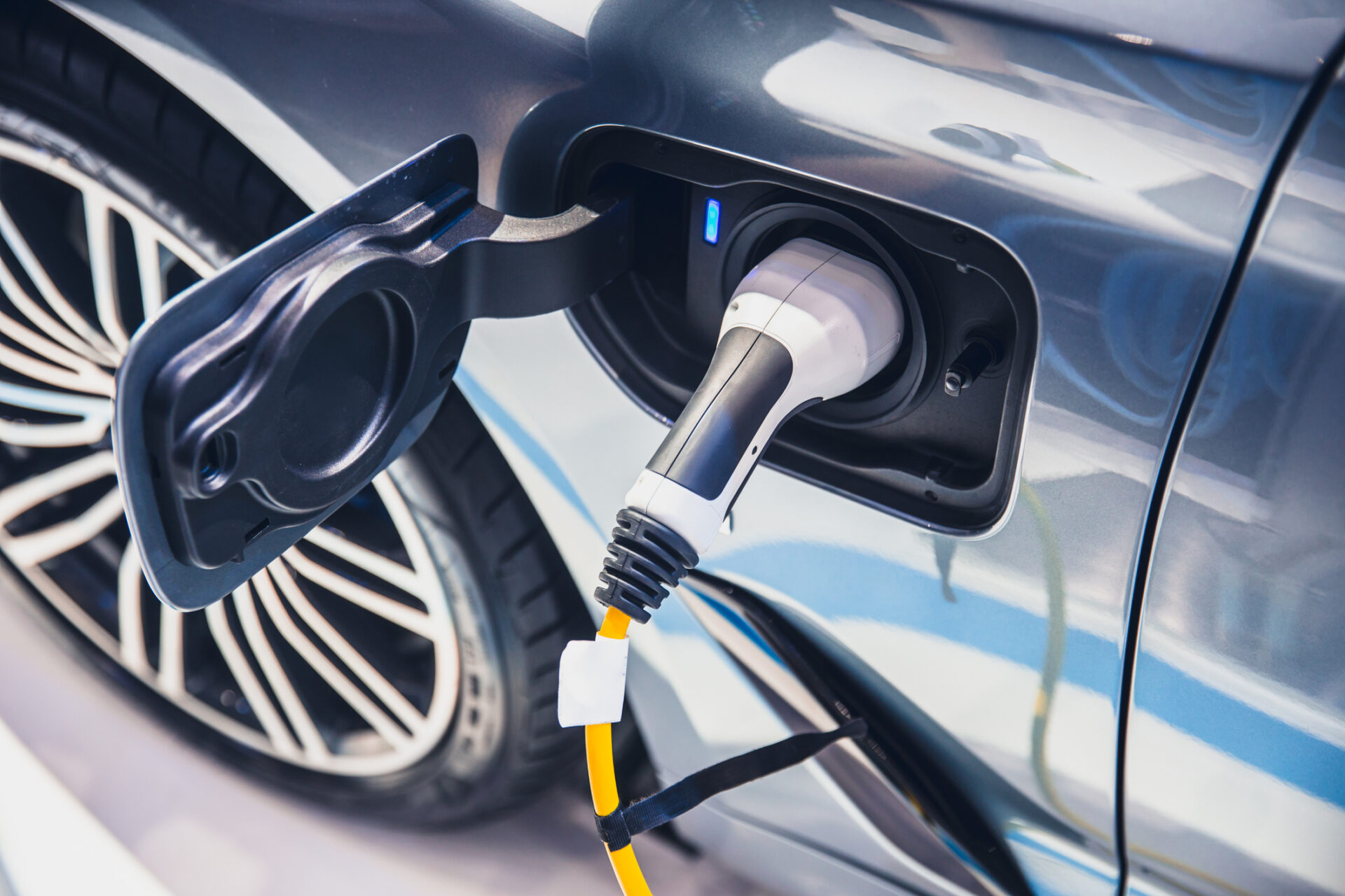 Carros elétricos mantêm até 95% da autonomia após cinco anos de uso