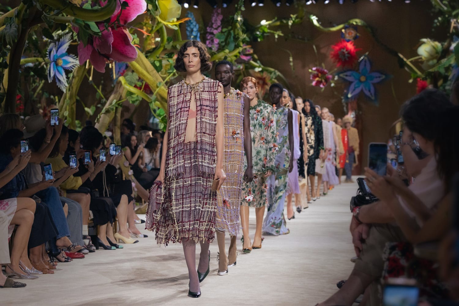 Chanel apresenta coleção de alta-costura Inverno 2026 em Paris
