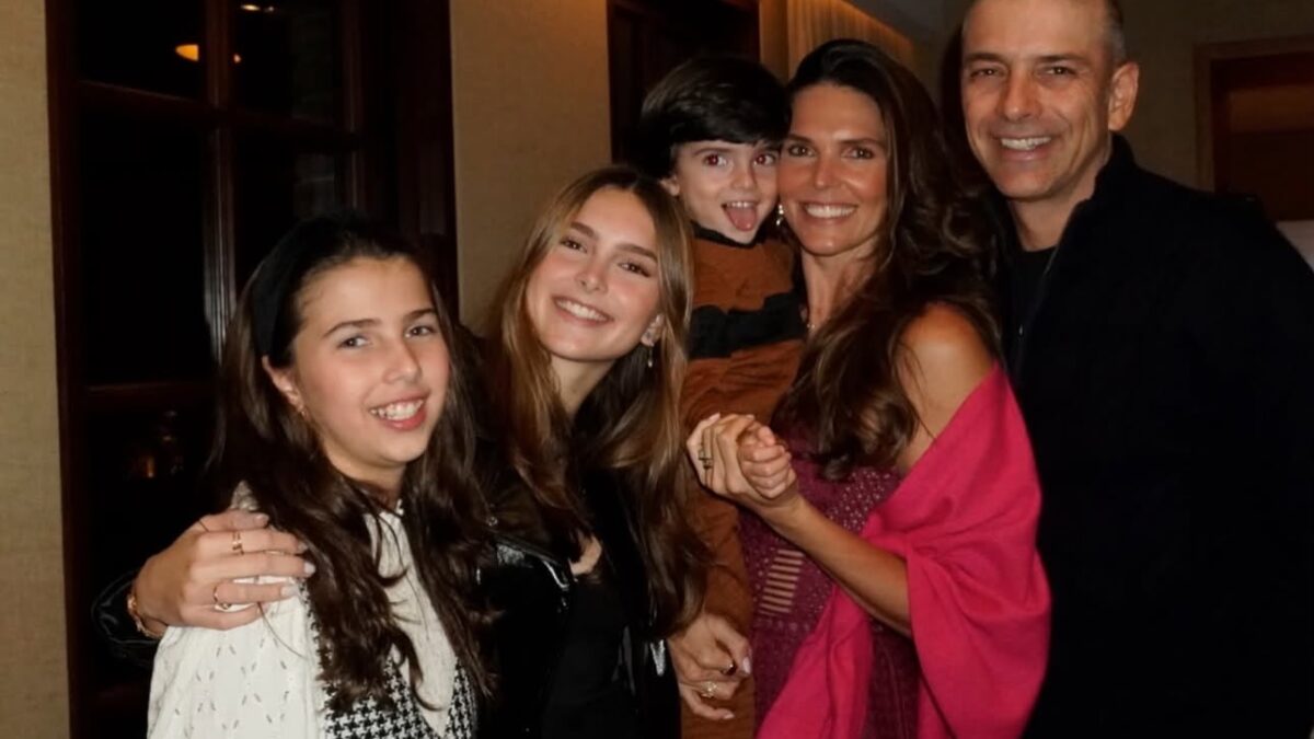 Daniella Sarahyba comemora 42 anos com festa em família e agradece a Deus