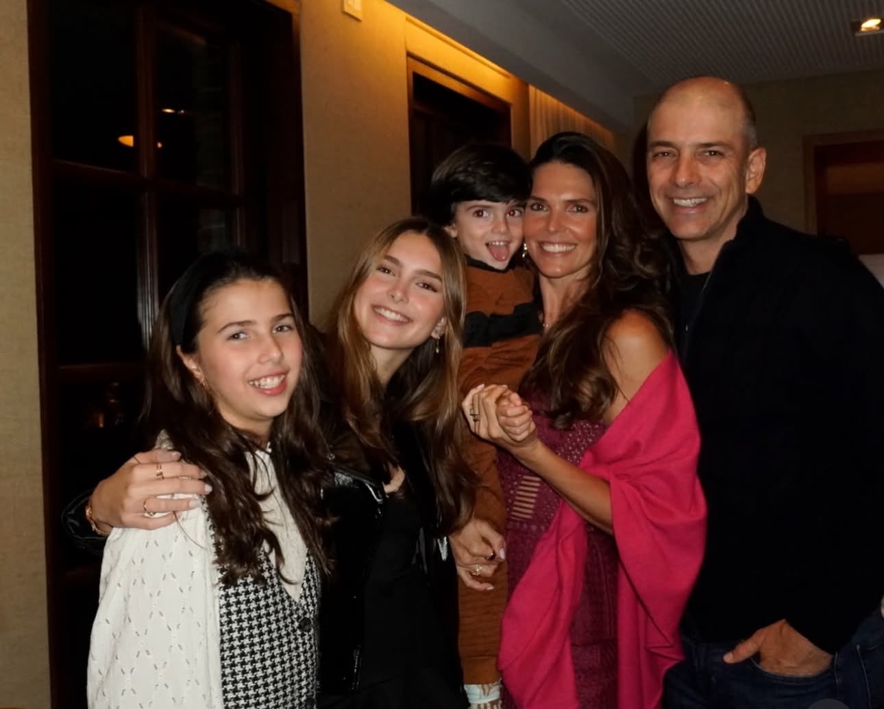 Daniella Sarahyba comemora 42 anos com festa em família e agradece a Deus