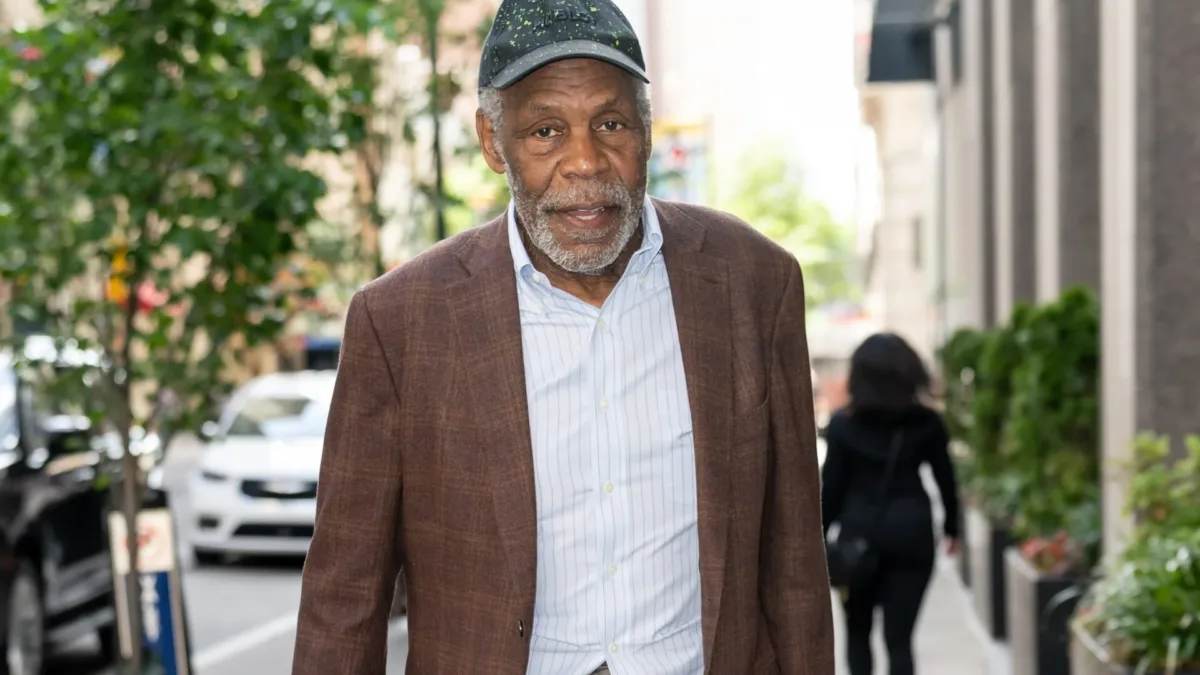 Danny Glover, aos 79 anos, revela diagnóstico de Alzheimer e fala sobre sua luta