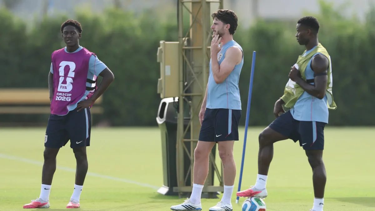 Declan Rice, Reece James e Guéhi retornam aos treinos da seleção inglesa antes das quartas da Copa do Mundo