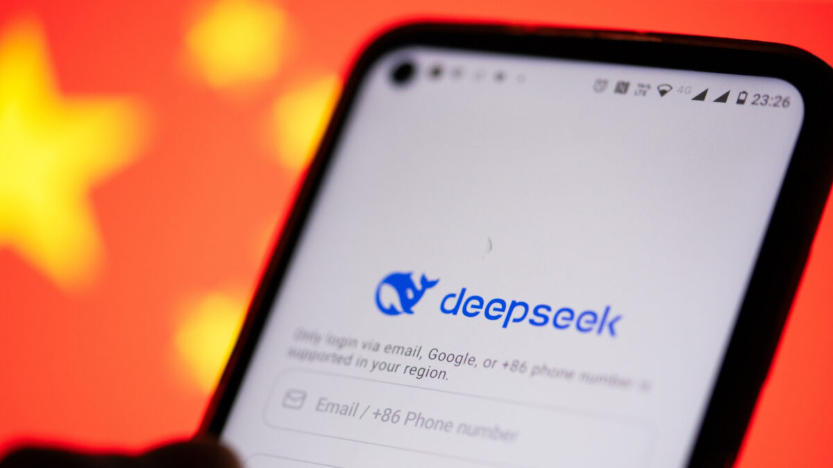 DeepSeek desenvolve chip próprio para IA e desafia gigantes do setor