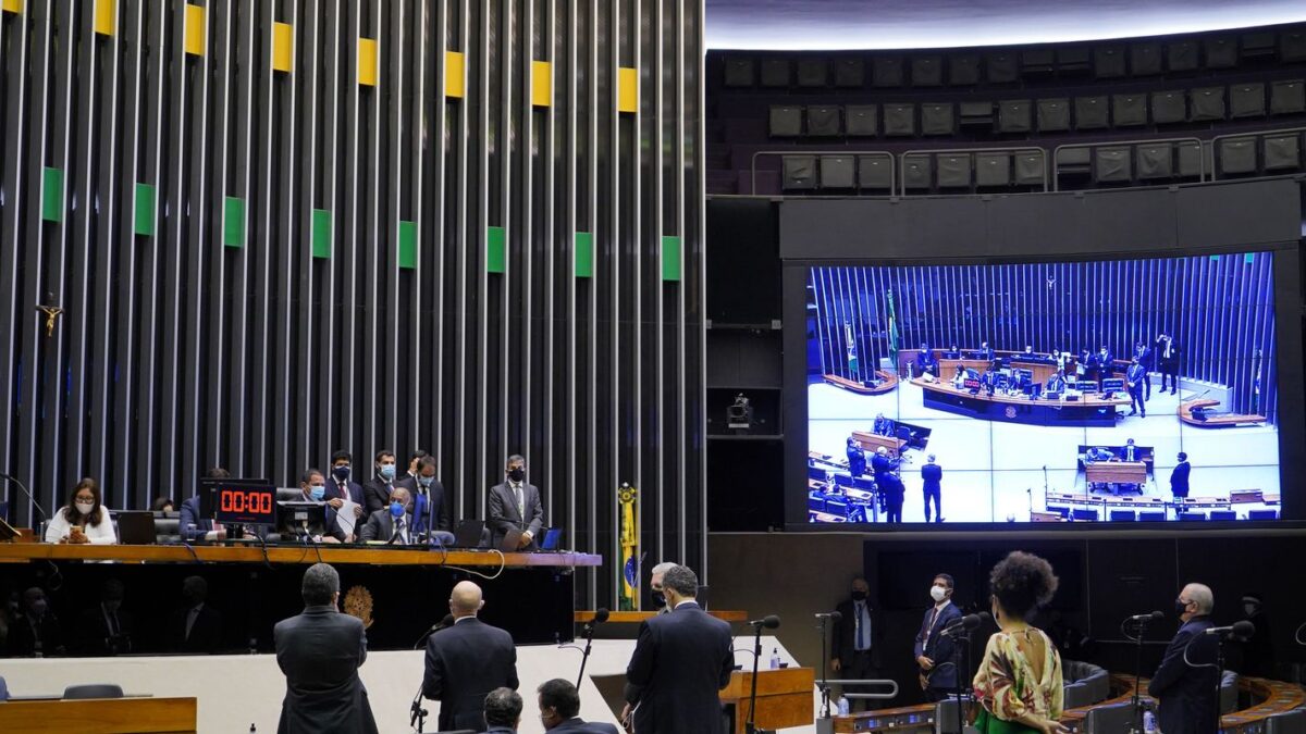 Dino cobra partidos sobre controle de emendas parlamentares em 10 dias
