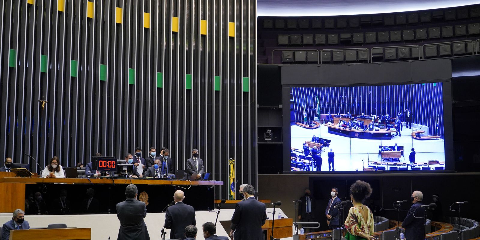 Dino cobra partidos sobre controle de emendas parlamentares em 10 dias