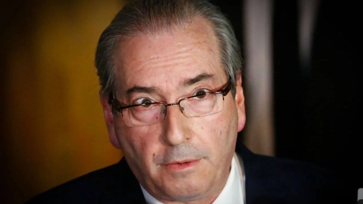 Dino determina bloqueio de R$ 6,1 milhões em bens de Eduardo Cunha por irregularidades