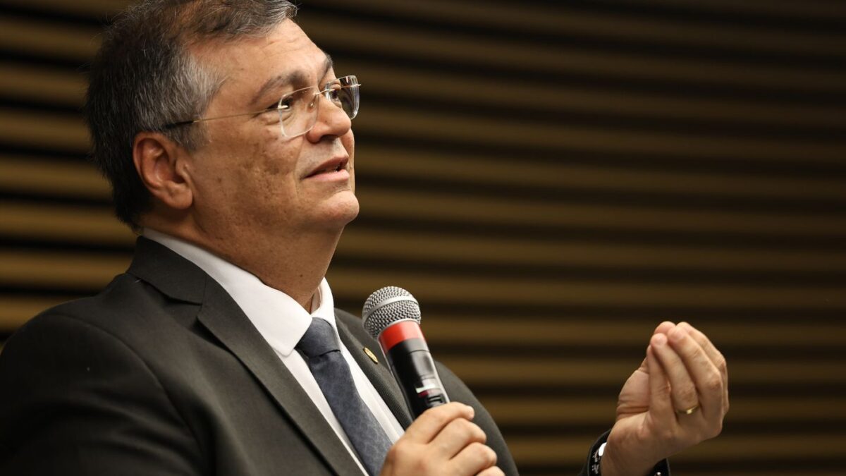 Dino envia à PF explicações de partidos sobre gestão de emendas parlamentares