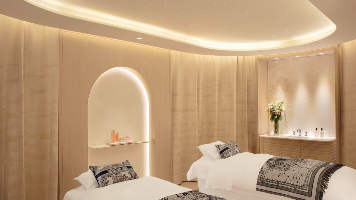 Dior Spa Plaza Athénée inova com fototerapia para combater jet lag e melhorar sono