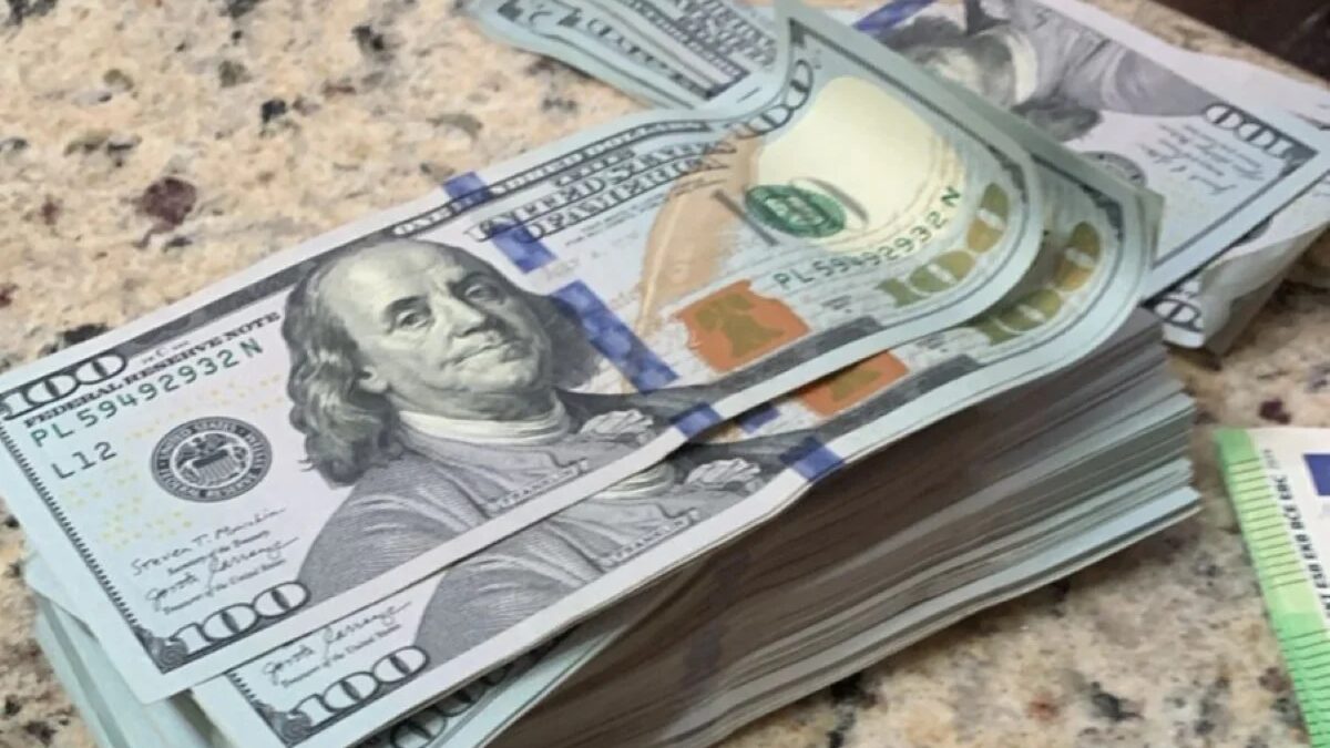 Dólar abre estável a R$ 5,11 apesar de tensões entre EUA e Irã