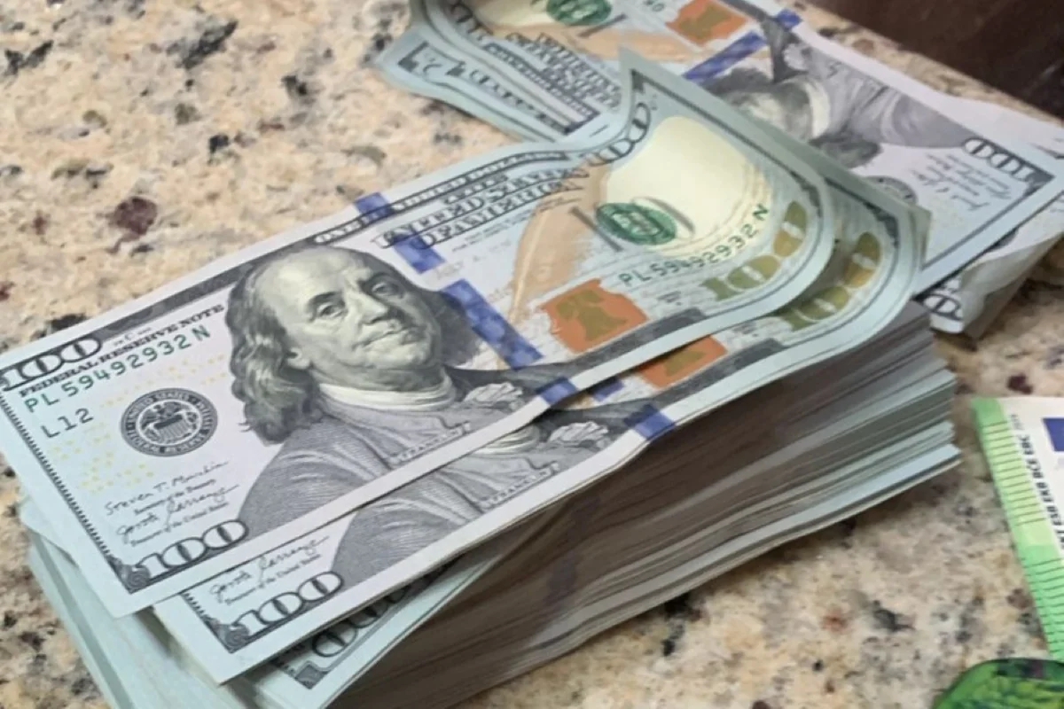 Dólar abre estável a R$ 5,11 apesar de tensões entre EUA e Irã
