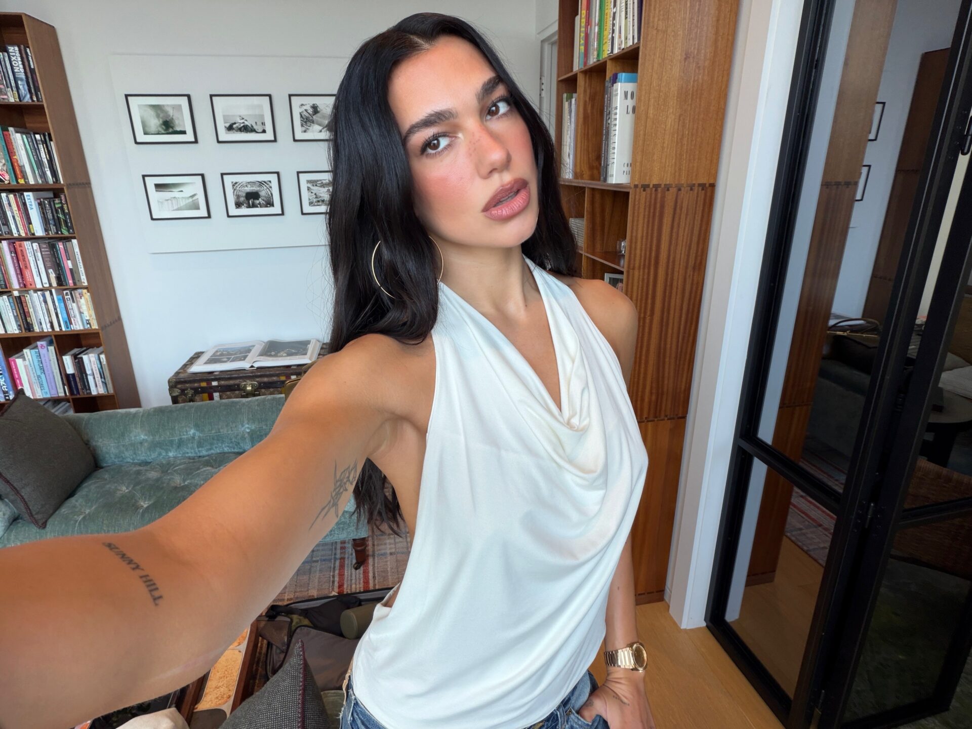 Dua Lipa compartilha bastidores de sua passagem por Nova York e a final da Copa