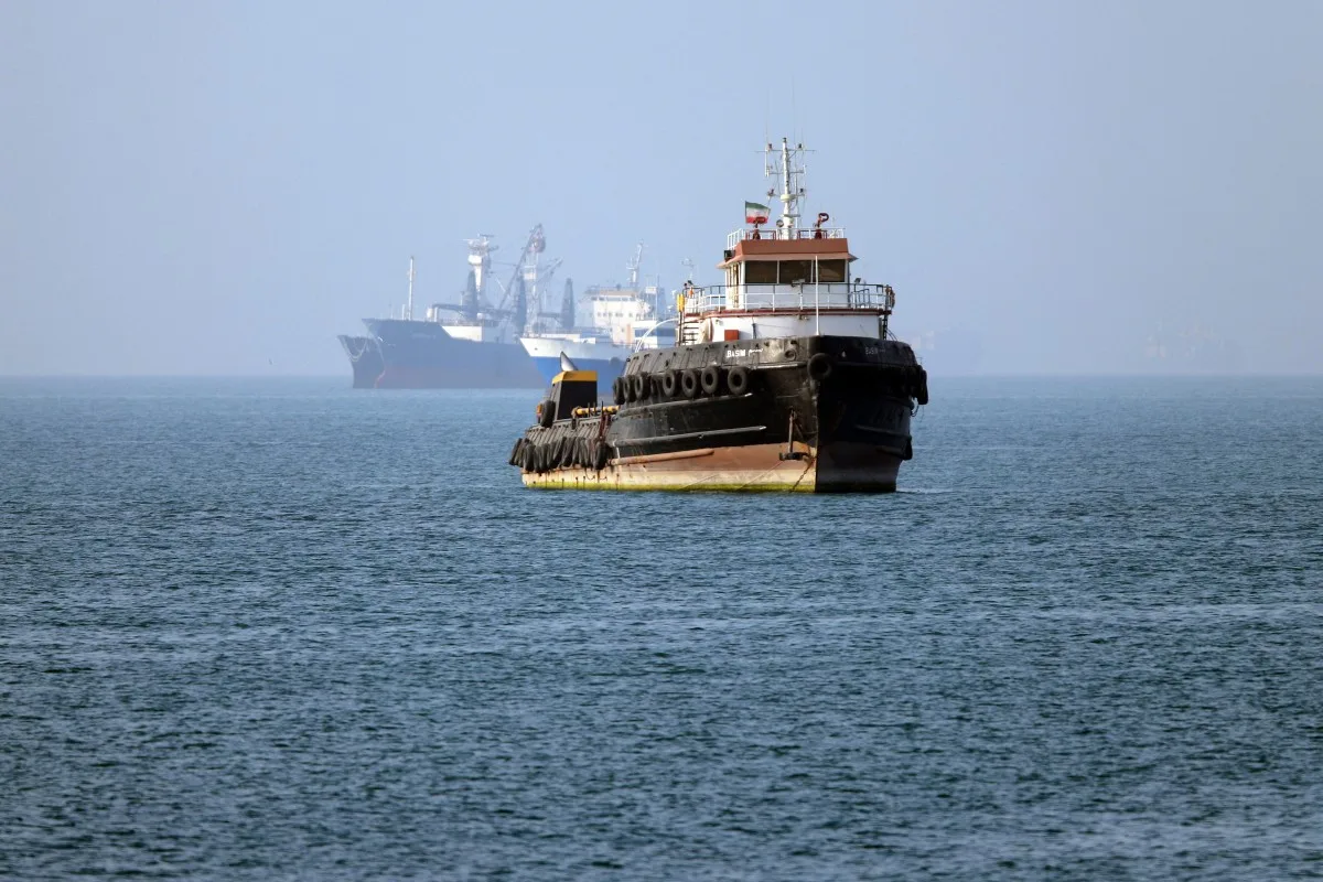EUA realizam bombardeios contra Irã após ataques a navios no Estreito de Ormuz