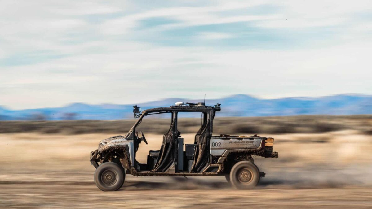 EUA utilizam mais de 100 carros autônomos de guerra na Ucrânia em combate
