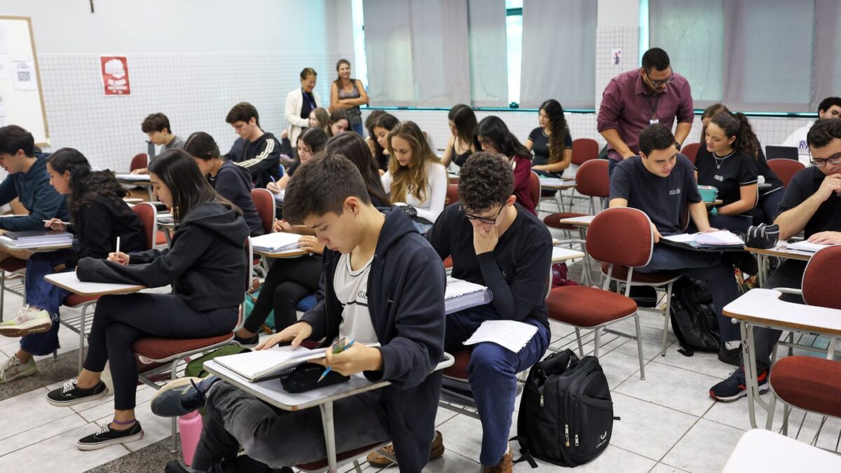 Educação financeira é aprovada para o currículo do ensino fundamental e médio
