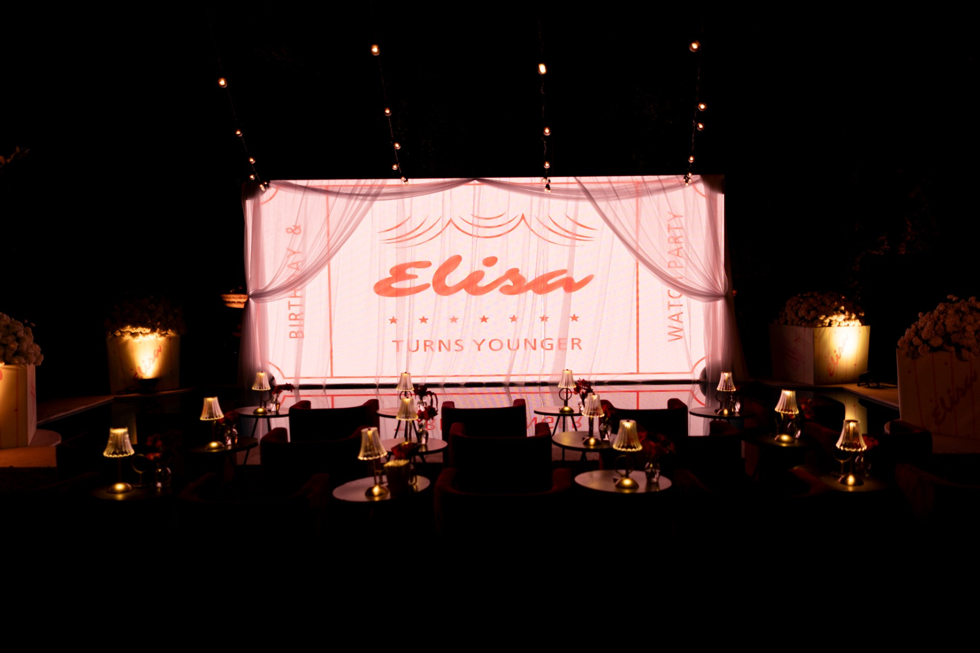 Elisa Zarzur celebra 27 anos com festa temática de cinema em São Paulo