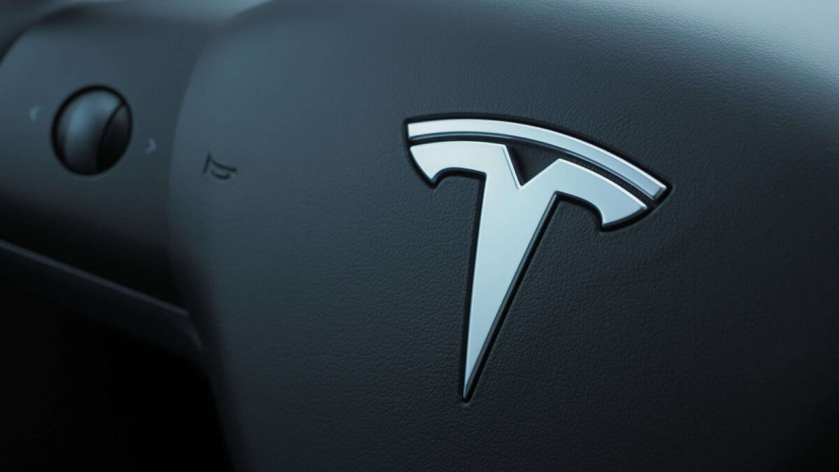 Elon Musk nega rumores sobre venda da Tesla na China e classifica como fake news