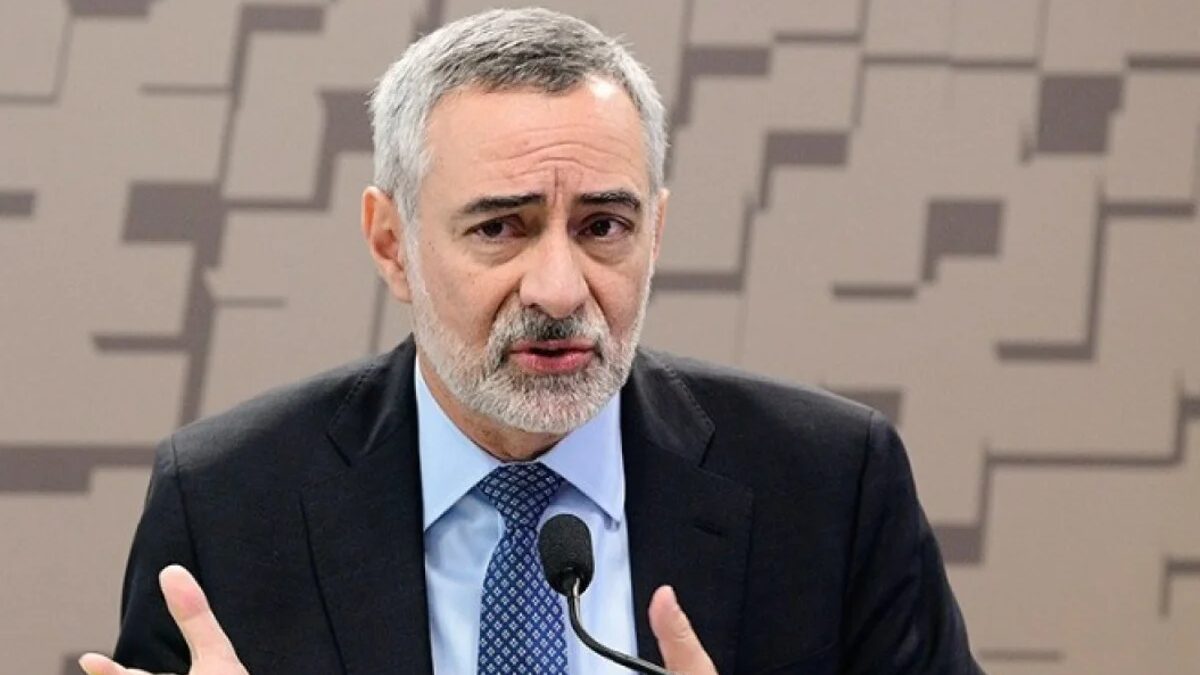 Embaixador do Brasil na Argentina se reúne com Lula e Vieira após convocação