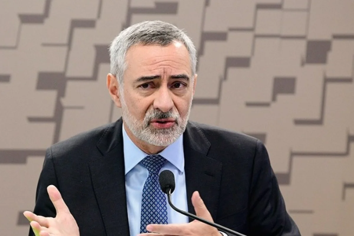 Embaixador do Brasil na Argentina se reúne com Lula e Vieira após convocação