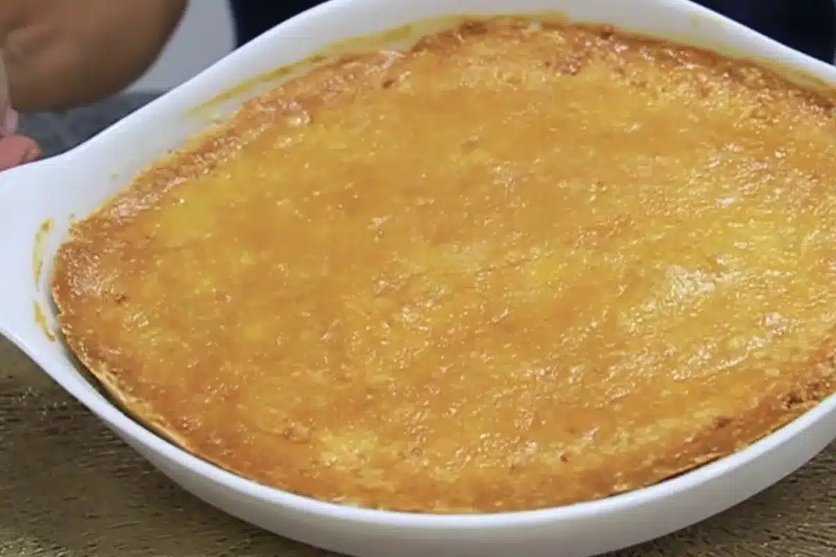 Empadão de frango cremoso desmancha na boca e é fácil de fazer