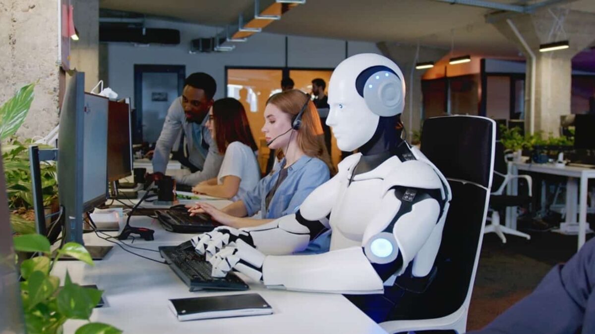 Empresas reavaliam uso de IA e recontratam humanos após falhas em tarefas complexas