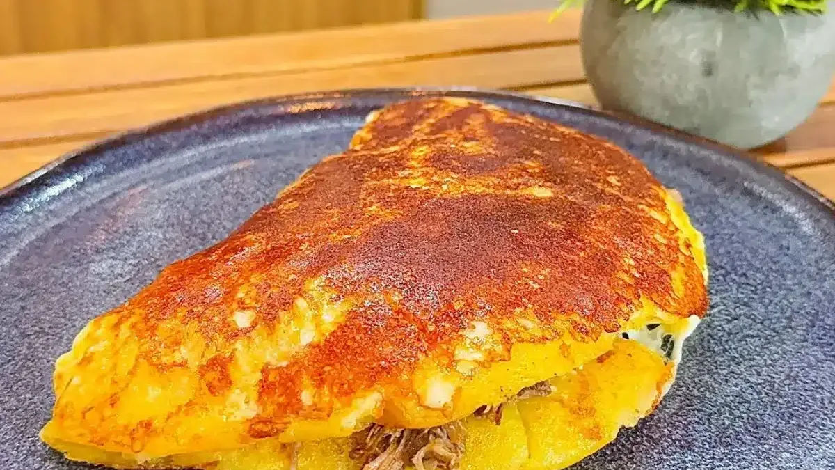 Escondidinho de batata com carne desfiada: receita prática na frigideira
