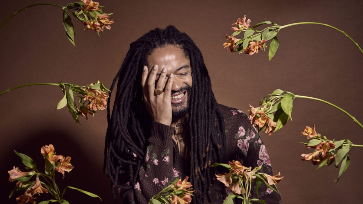Evandro Okàn apresenta pocket show de "Adupé – Honra Ancestral" no Papo João Rock em Ribeirão Preto