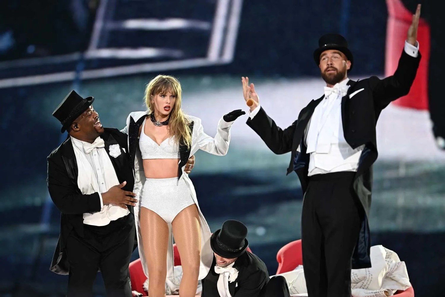 Ex-estilista de Travis Kelce prevê look icônico para casamento com Taylor Swift