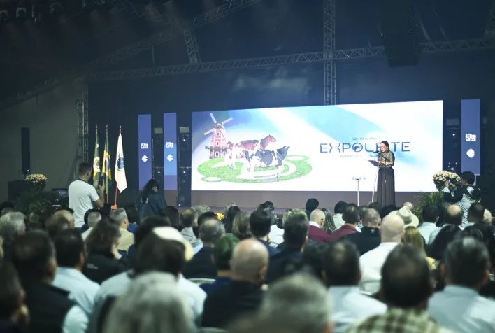 Expoleite 2026 atrai 35 mil visitantes e destaca inovações no agronegócio do Paraná