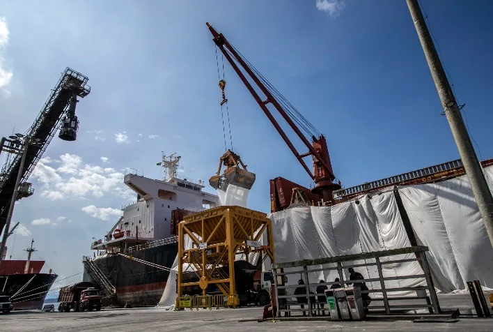 Exportações de amônia da China sobem 871% no primeiro semestre de 2026
