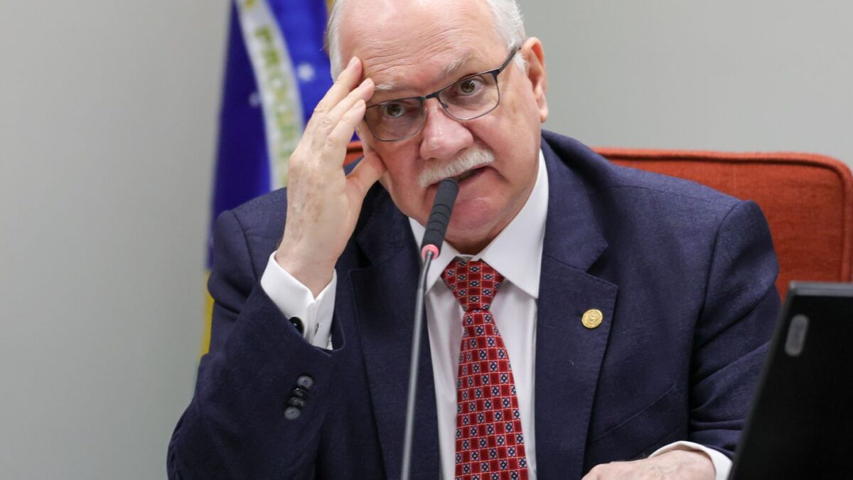 Fachin afirma que STF atuará sem pressões externas após tarifaço dos EUA