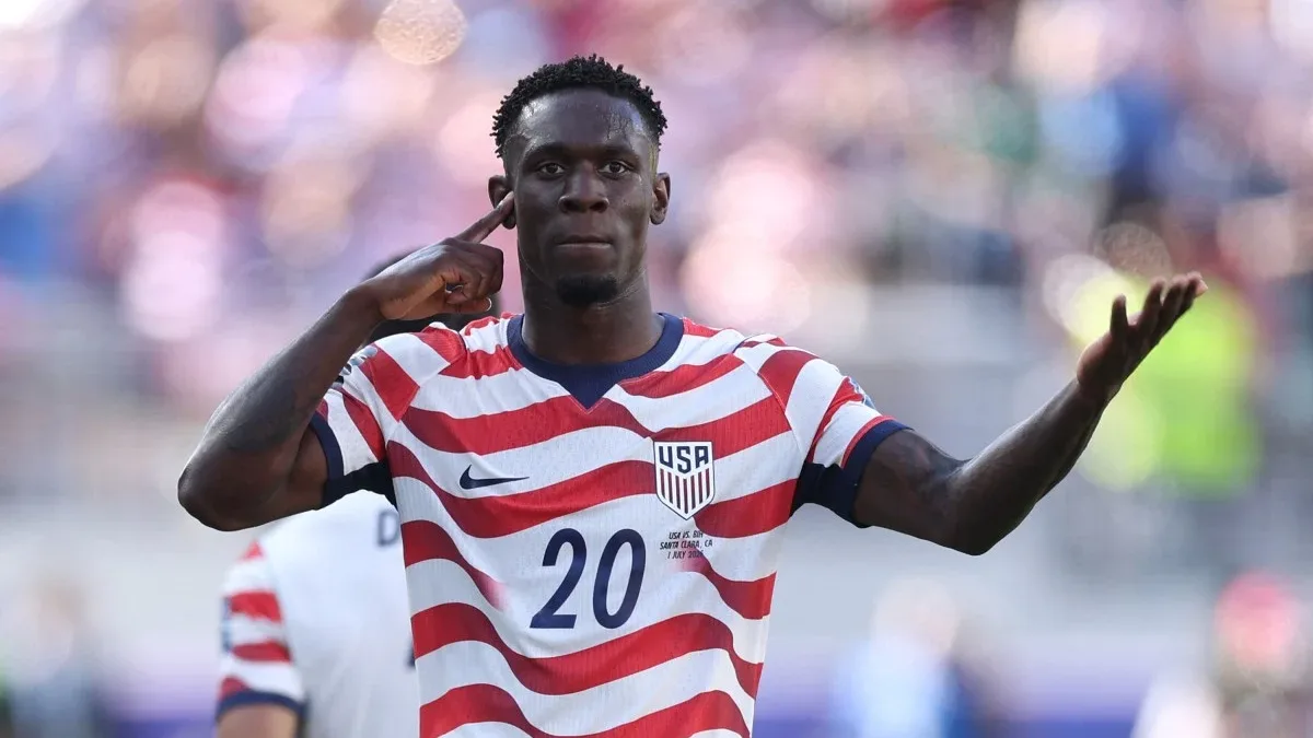 Fifa revoga expulsão de Folarin Balogun após pedido de Donald Trump