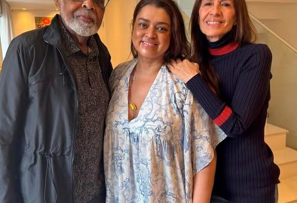 Flora Gil homenageia Preta Gil em um ano de saudade com fotos da família