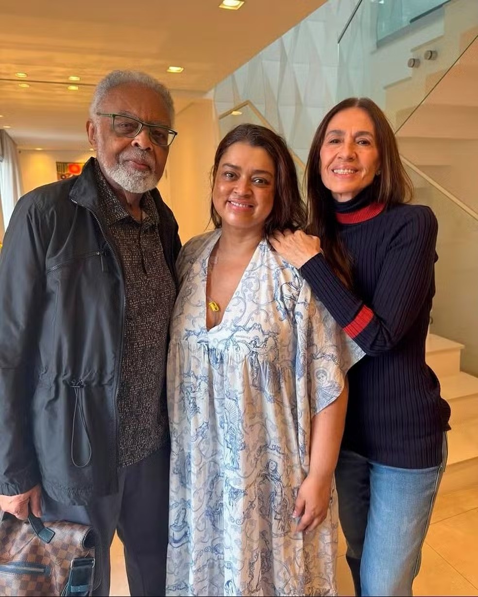 Flora Gil homenageia Preta Gil em um ano de saudade com fotos da família