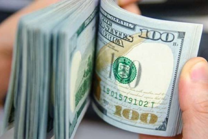 Fluxo cambial brasileiro melhora com exportações, mas dólar ainda preocupa