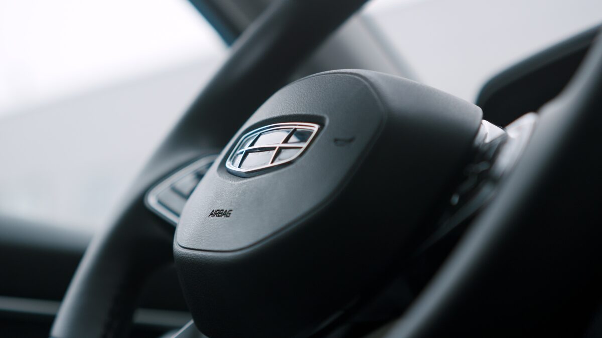 Ford e Geely firmam parceria na Espanha para produção de SUVs na Europa