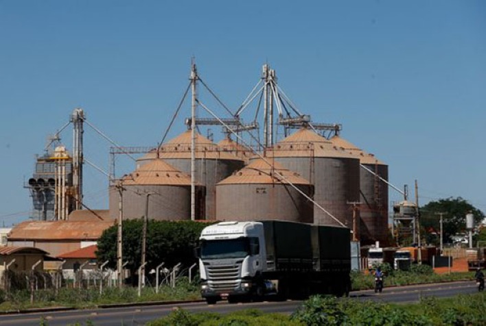 Frete rodoviário sobe 0,93% em junho, impulsionado por novas regras e agronegócio