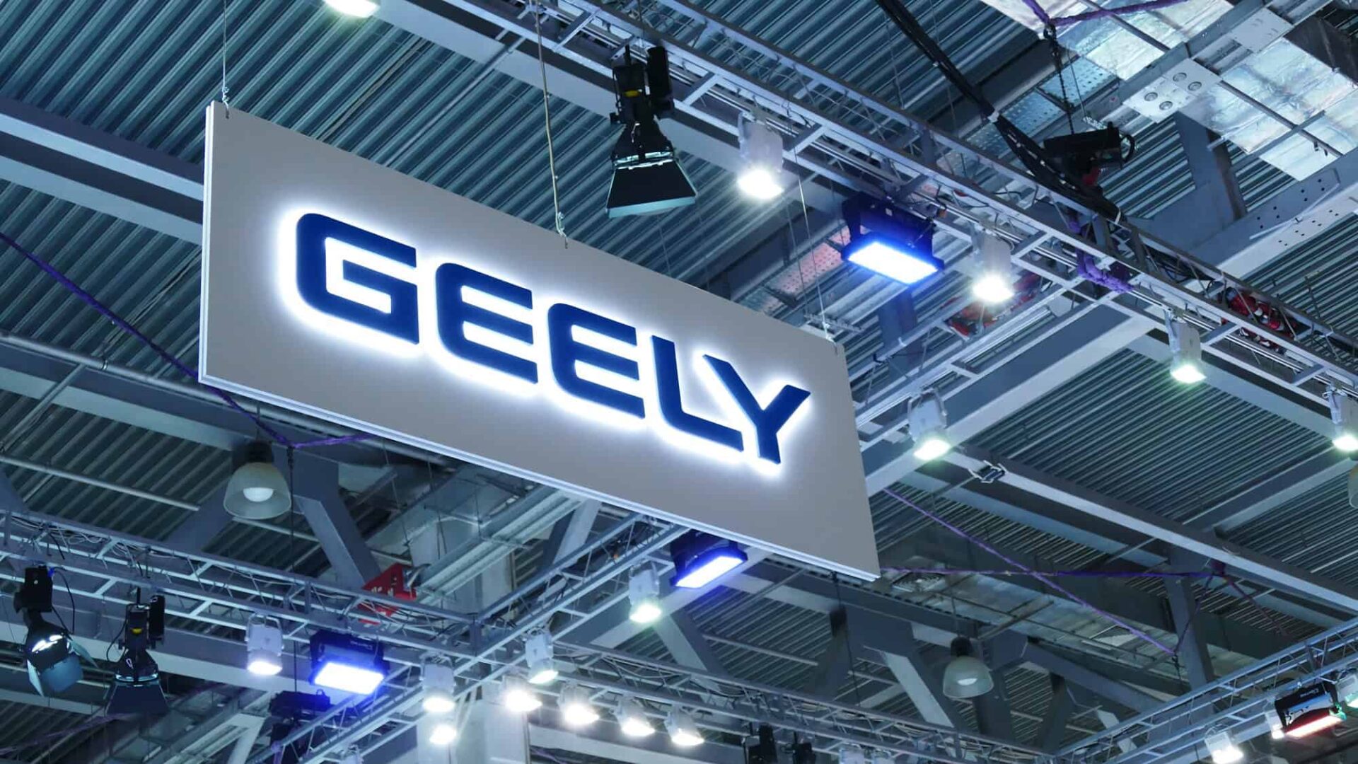 Geely lança motor Thunder que promete revolucionar veículos elétricos com alta eficiência