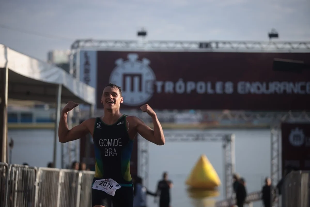 Giovanna Lacerda e Thiago Gomide são os campeões do Triatlo Sprint em Brasília