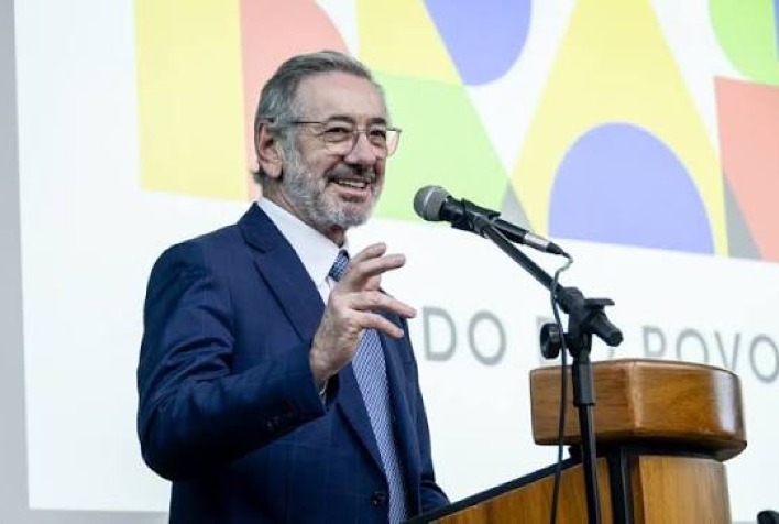 Governo brasileiro descarta redução de tarifa do etanol dos EUA e defende setor nacional