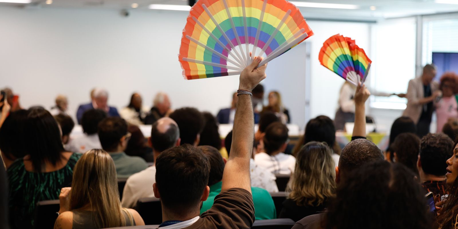 Governo do Rio promete regularizar salários atrasados do programa Rio Sem LGBTIfobia