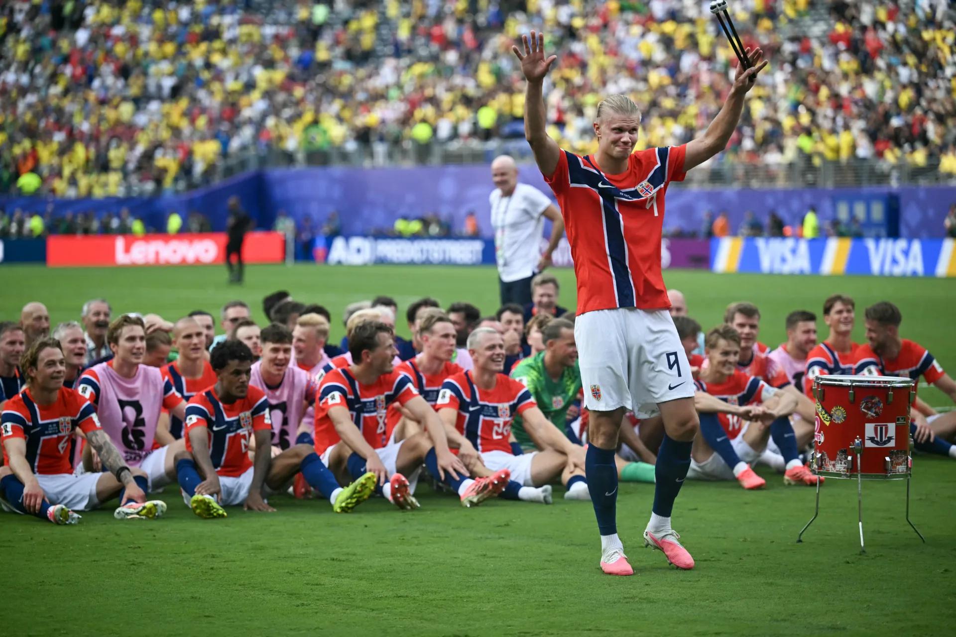 Haaland brilha e leva Noruega à vitória histórica sobre o Brasil na Copa do Mundo