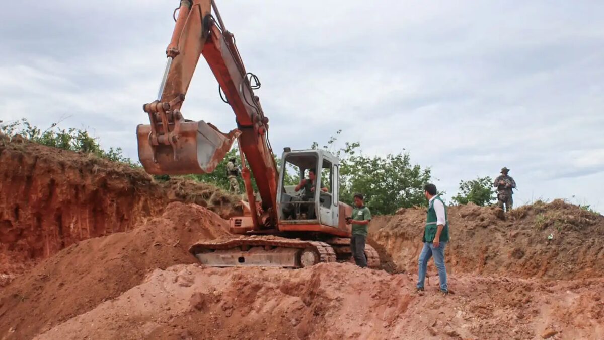 Inea interdita área de extração ilegal de minério em Maricá, RJ