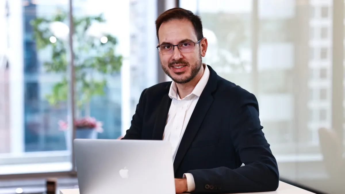 Inteligência Artificial transforma operações e se torna essencial para empresas