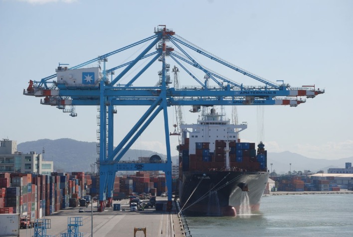 Itajaí se destaca como líder em importações no Brasil com US$ 9,1 bilhões em 2026