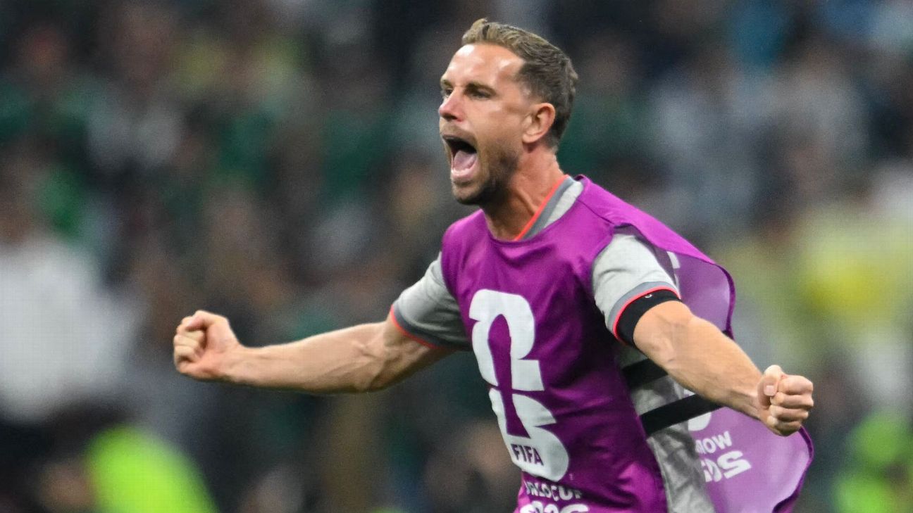 Jordan Henderson se lesiona gravemente após cair em comemoração da vitória da Inglaterra